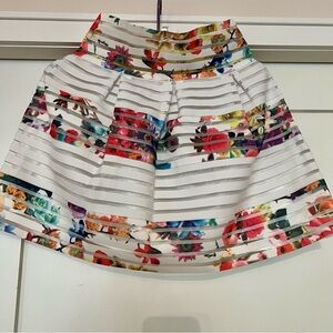 Mini Skater Skirt with Pleated Style for Casual Wear. New Moda, bought in Italy